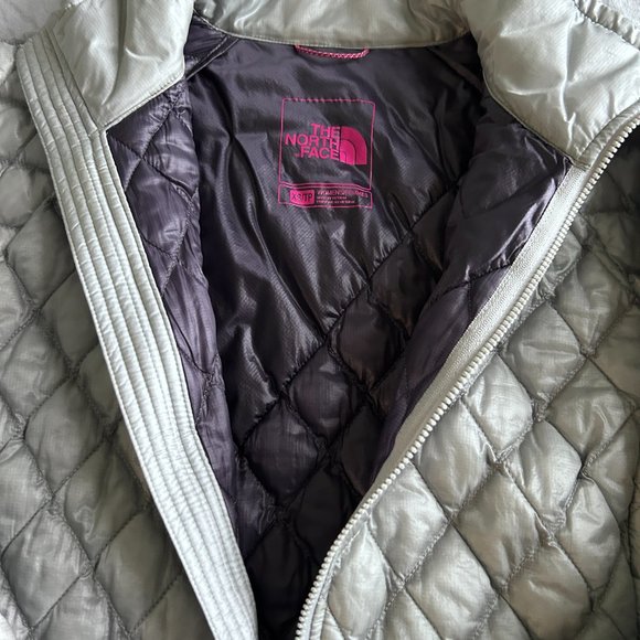 The North Face Thermoball Jacket - Womens XS - Picture 11 of 11